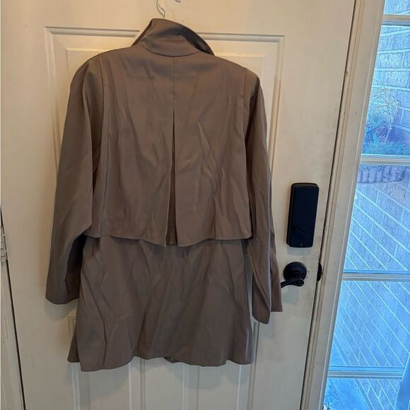 Women's Tan Jacket - Picture 3 of 8